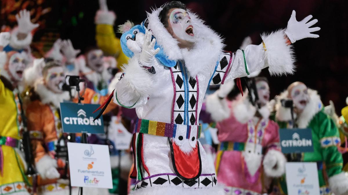 Un momento de la actuación de Gambusinos en el concurso de murgas del Carnaval de Las Palmas de Gran Canaria