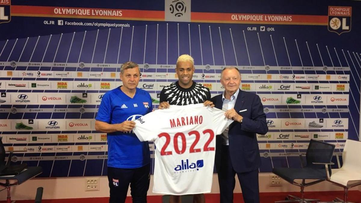 Mariano fue presentado como nuevo jugador del Olympique de Lyon