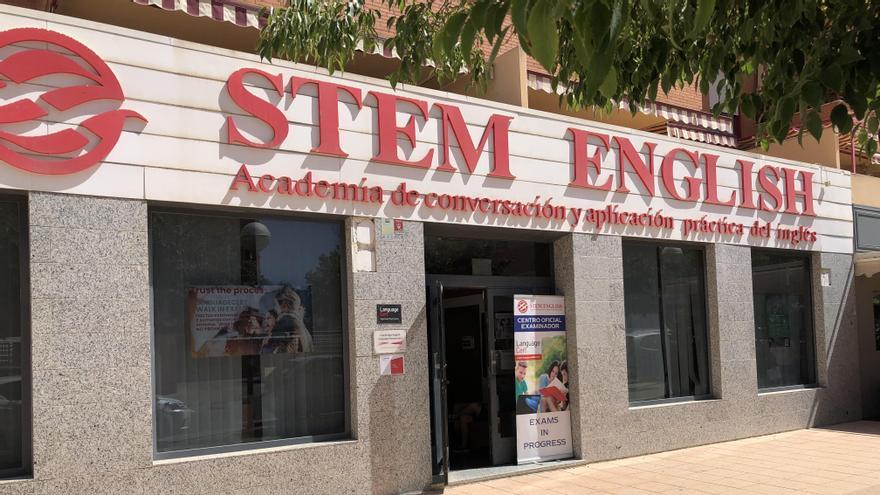 STEM English cuenta con tres academias