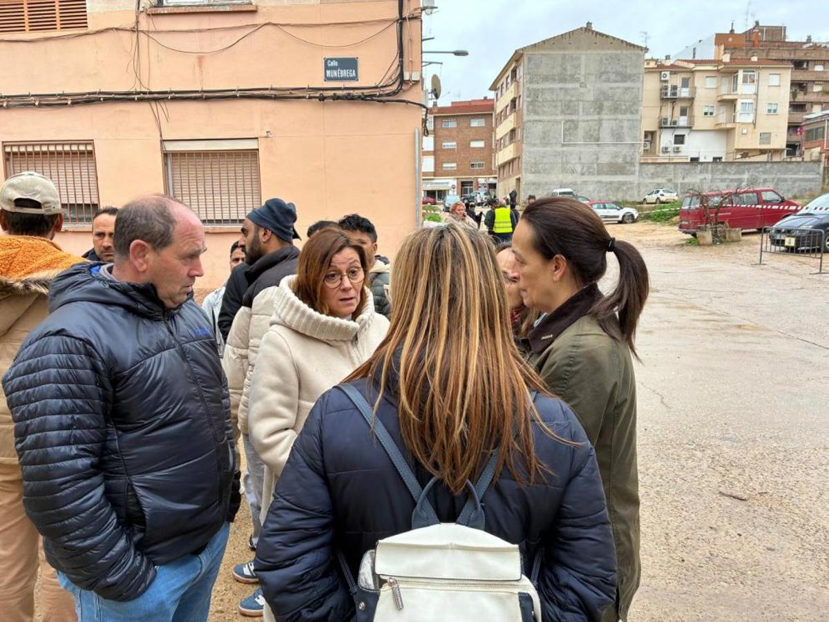 Carmen Susín, junto a la alcaldesa de Caspe, Ana María Jarque, y al presidente de la Comarca, Javier Nicolás.