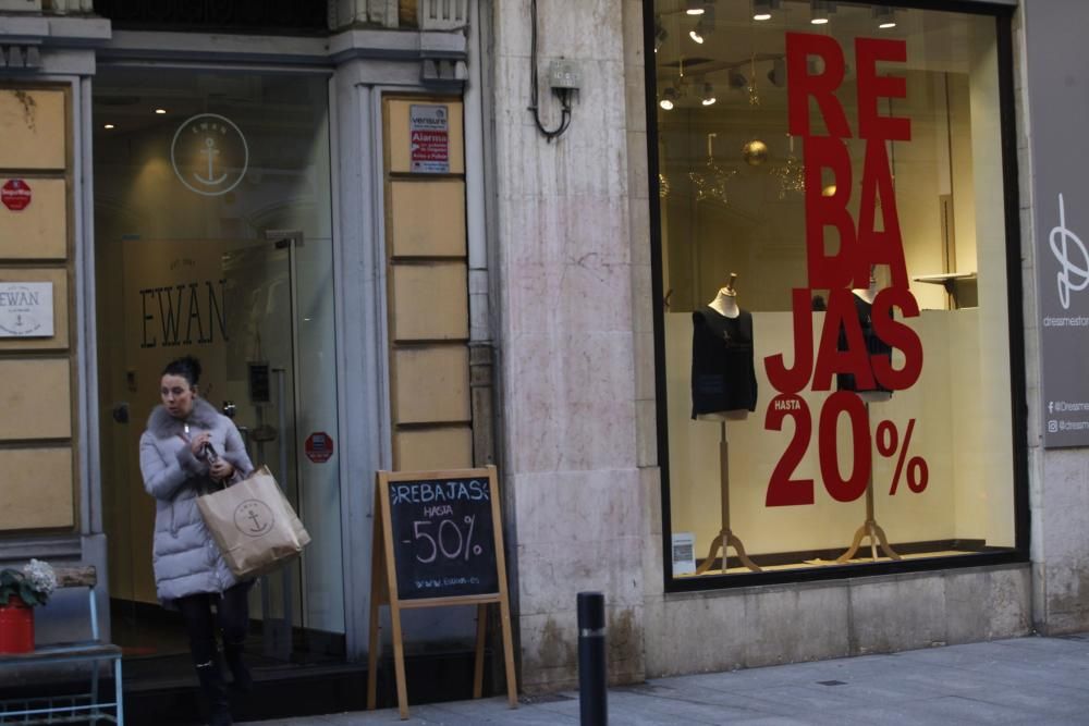 Ambiente de rebajas en Gijón