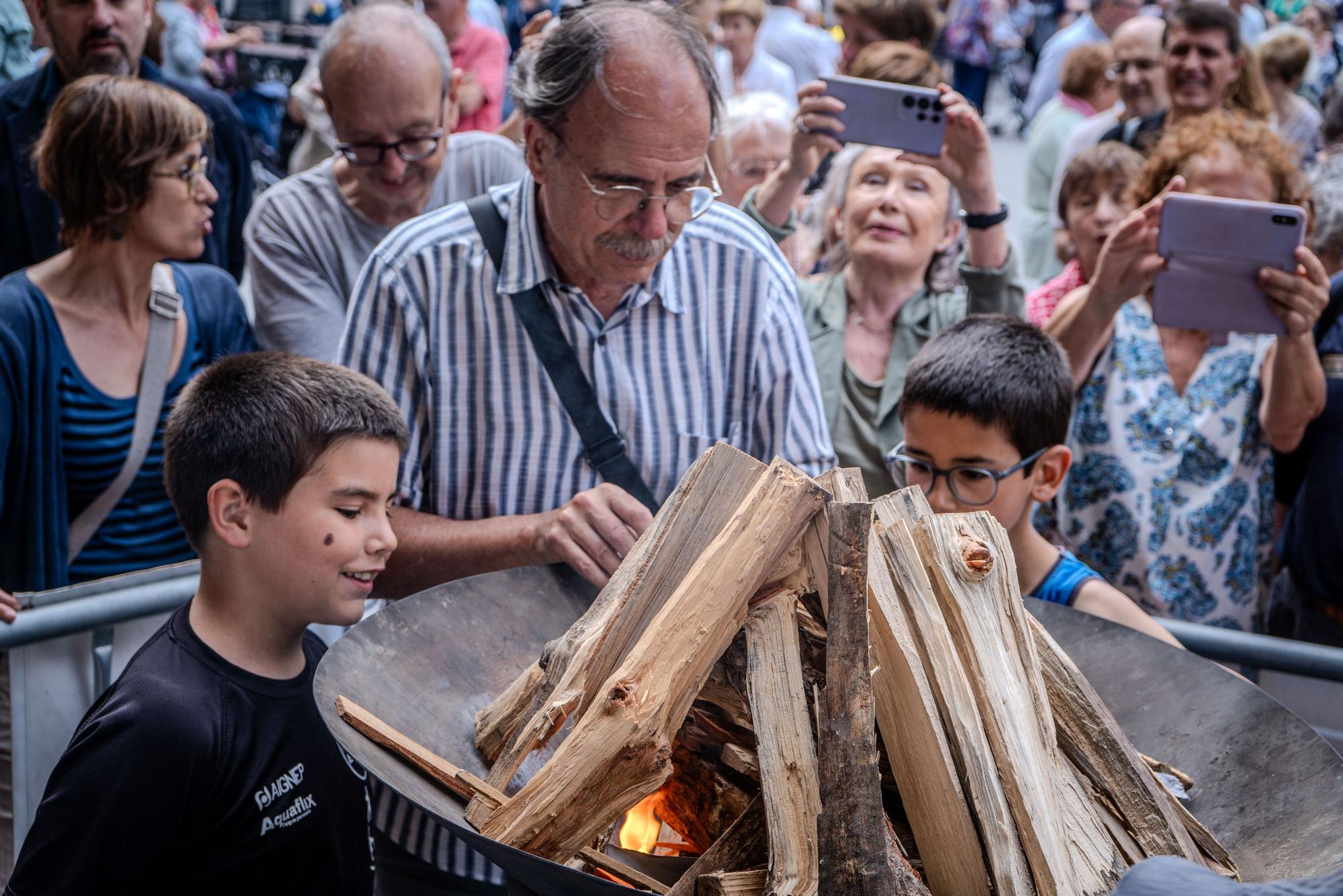 La revetlla i la flama del Canigó arriben a Manresa