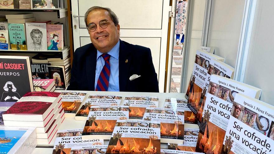 Ignacio J. Pérez Franco en la pasada Feria del Libro de Sevilla.