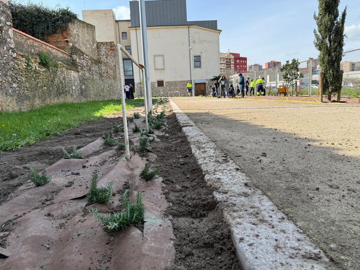 El treball fet a la part exterior de l'antic convent figuerenc.