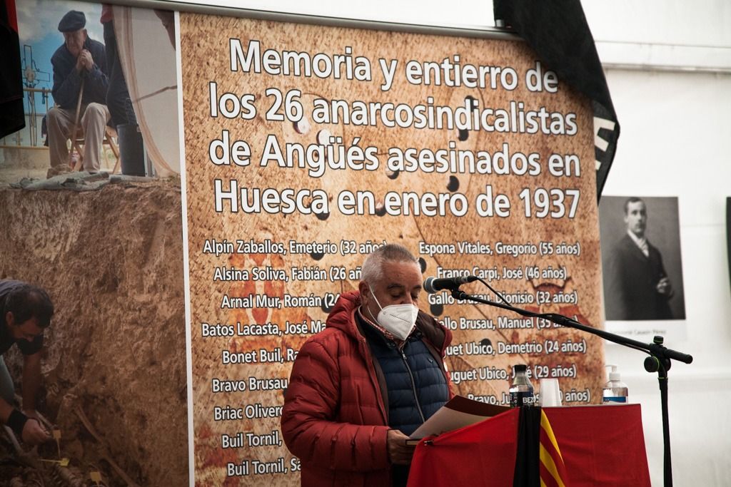 FOTOGALERÍA | Homenaje a los 26 vecinos de Angüés (Huesca) fusilados en la Guerra Civil