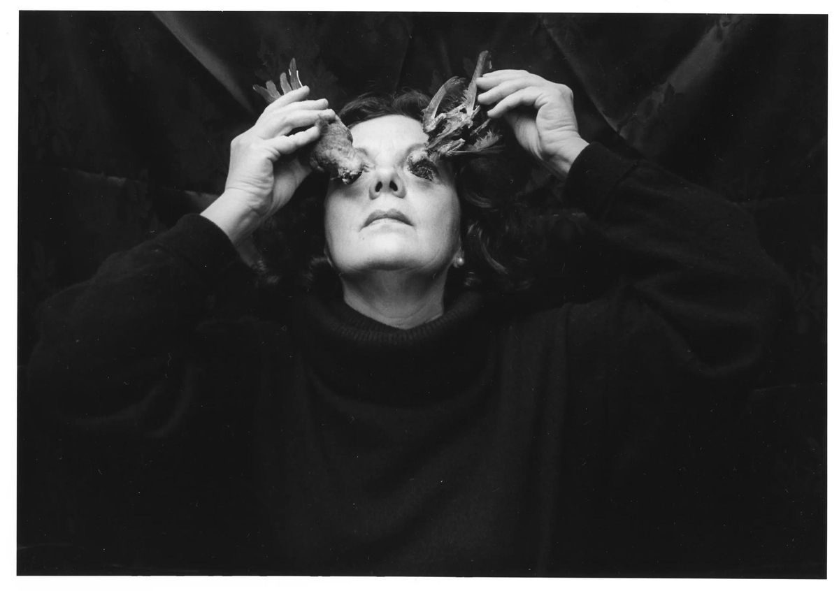 La obra de Graciela Iturbide 'Ojos para volar'.