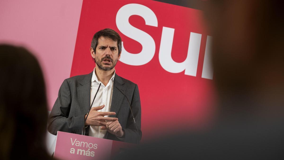 El portavoz de Sumar Ernest Urtasun, en rueda de prensa.