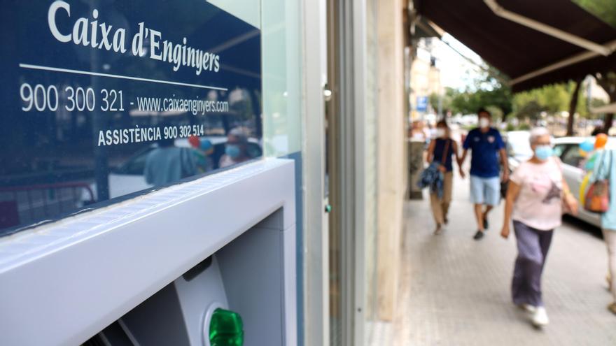 Detall d'un caixer automàtic de Caixa d'Enginyers a Terrassa