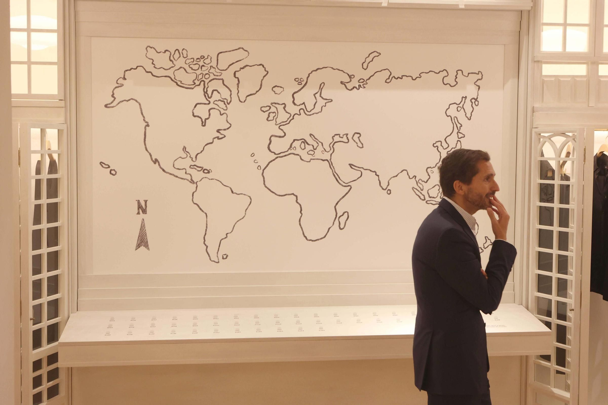 Reinauguración de la primera tienda de Zara: un homenaje a la Marina y una colección exclusiva