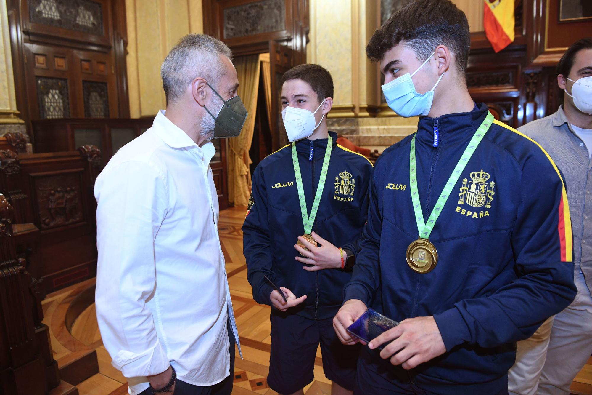 Recepción en María Pita de campeones de hockey y patinaje