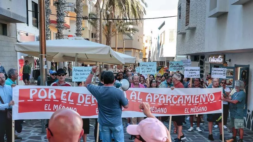 Manifestación contra el carril bici en El Médano