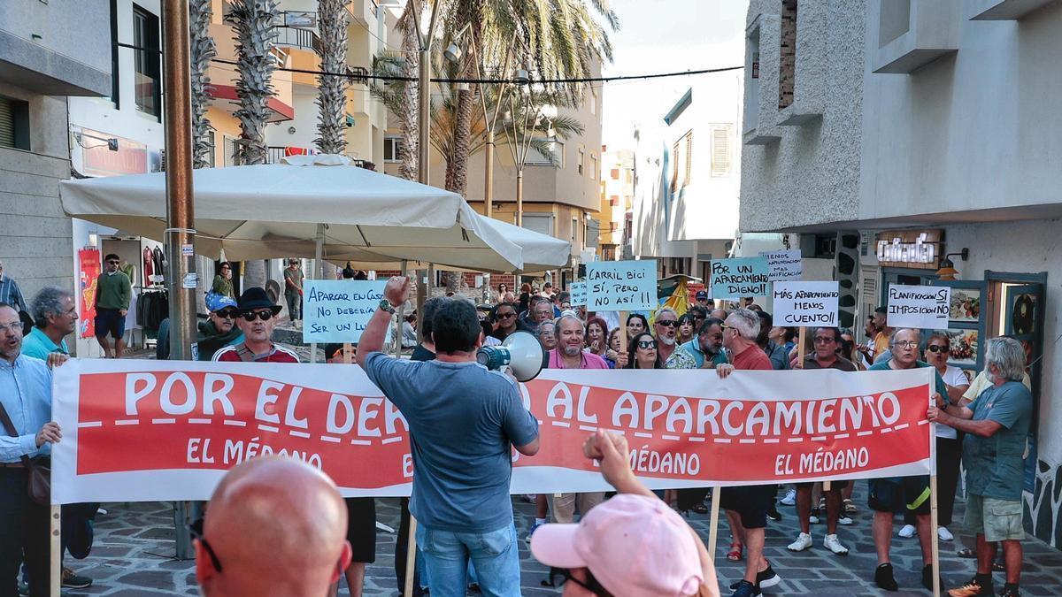 Manifestación contra el carril bici en El Médano