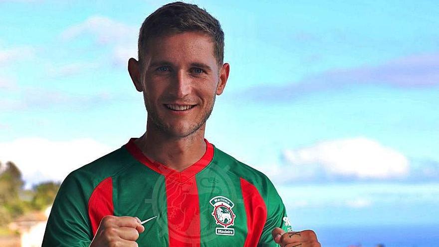 Jorge Sánez de Miera, con la camiseta de su nuevo equipo. | | MARÍTIMO