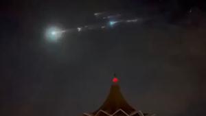 Vídeo | Les imatges del coet xinès Long March 5b caient a l’oceà Índic