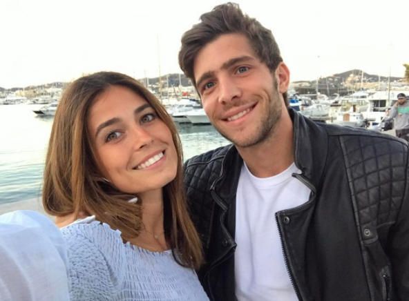 El futbolista del Barcelona, Sergi Roberto, pasa unos días en Ibiza junto a su pareja, la modelo Coral Simanovich.