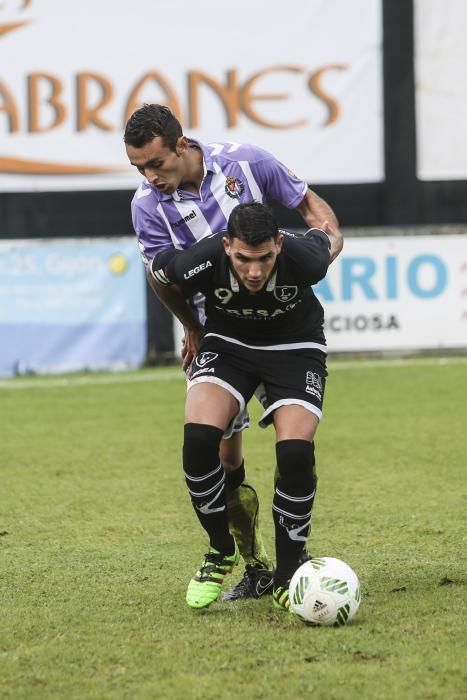 El partido entre el Lealtad y el Valladolid B, en imágenes