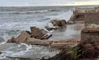 El estropicio del temporal Harry en las playas de Dénia y Xàbia (imágenes)