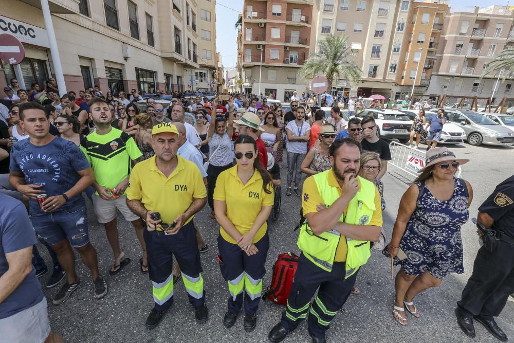 Mascletà de aviso de fiestas en Elche