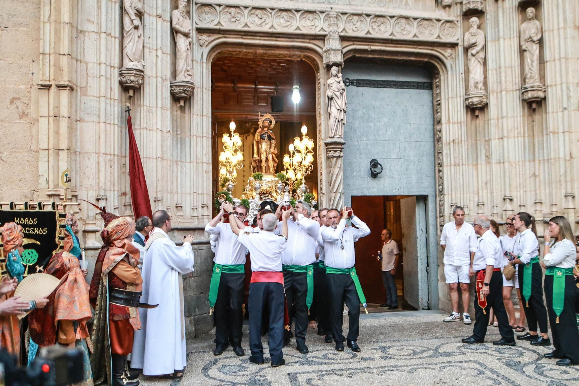 Aquí tienes las imágenes de la procesión de San Roque de Callosa de Segura, que cerraba las fiestas patronales de 2025