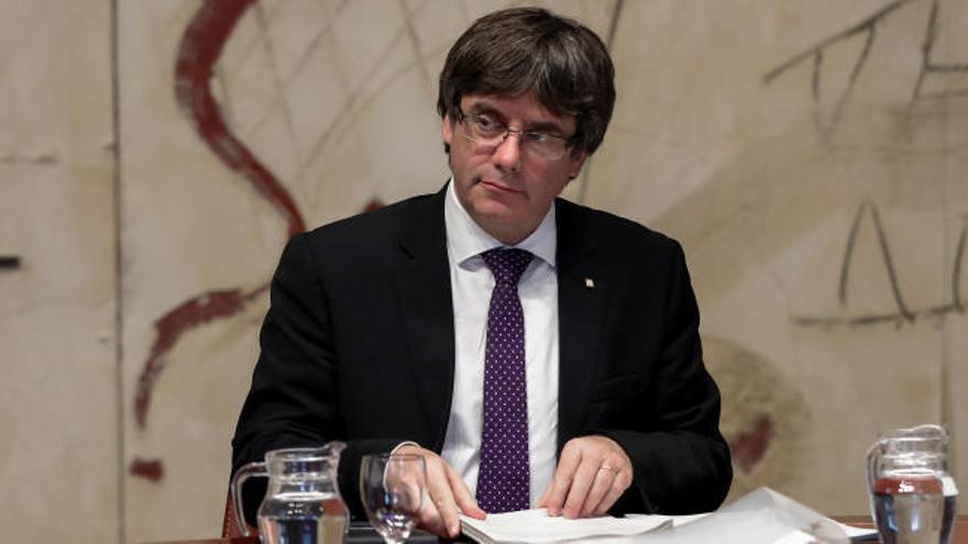 Puigdemont amenaza con votar la independencia en el Parlament si no hay diálogo