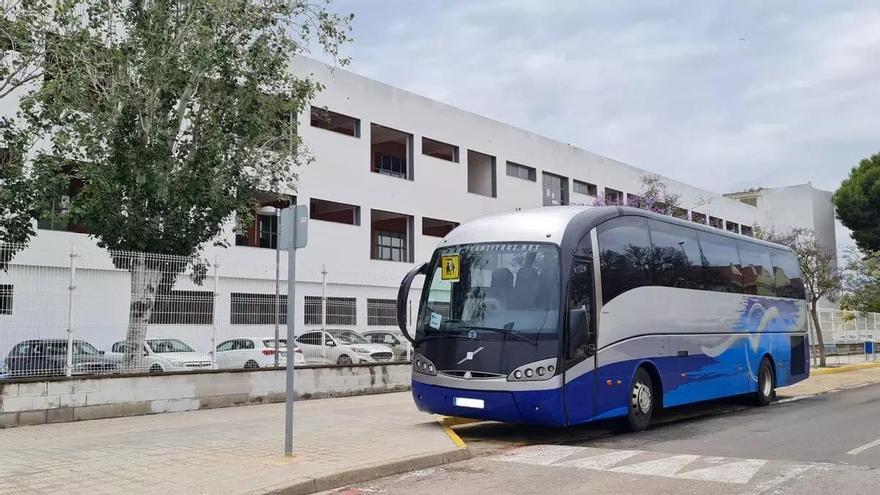 La Pobla de Vallbona refuerza la conexión en autobús con las urbanizaciones durante las fiestas