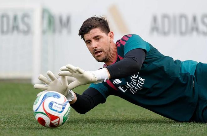 Courtois: "Mourinho dice las cosas como son y a mí eso me gusta"