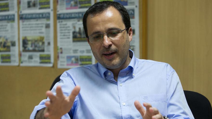 Ábalos nombra al alicantino Julián López nuevo Secretario General de Infraestructuras