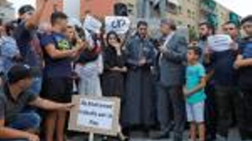 Concentració ahir, a la plaça de la Llibertat de Salt.