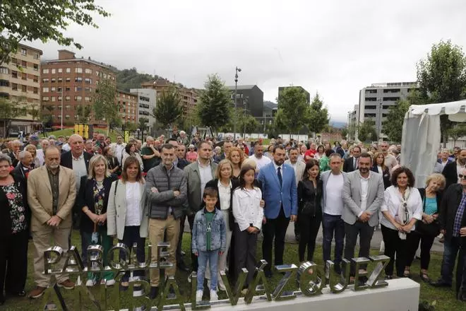 EN IMÁGENES: El nuevo parque de La Mayacina ya lleva el nombre Aníbal Vázquez en Mieres