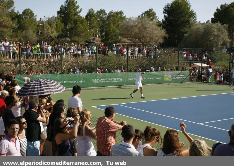 GALERÍA DE FOTOS- Bautista desata la locura peloteando con Ferrer en La Coma