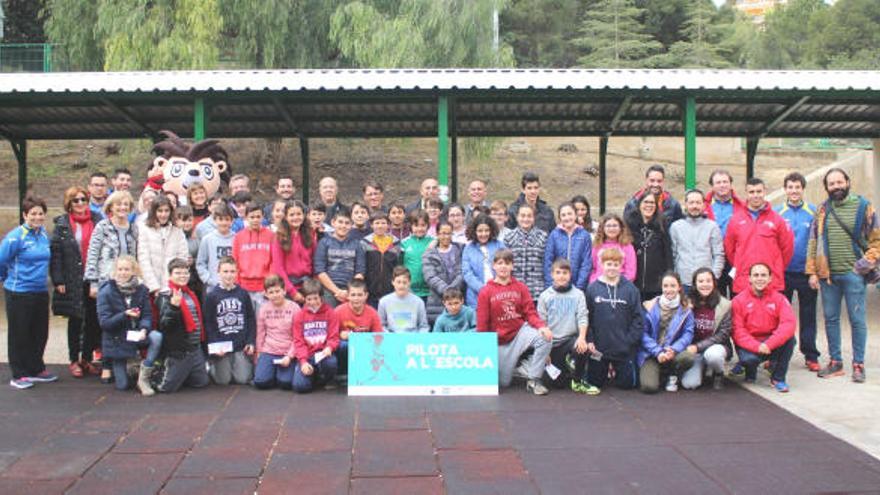 Gran assistència a la presentació oficial de Pilota a l&#039;Escola celebrada a Godelleta.