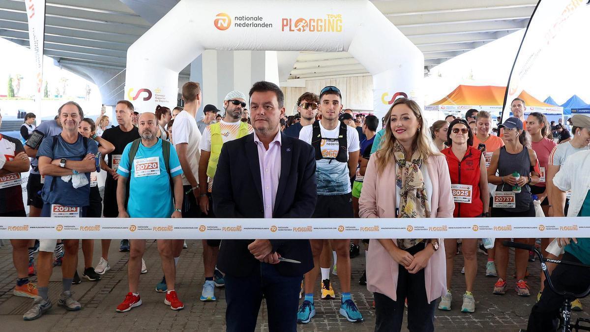 Víctor Francos y Rocío Gil, antes de cortar la cinta inaugural de la Semana Europea del Deporte