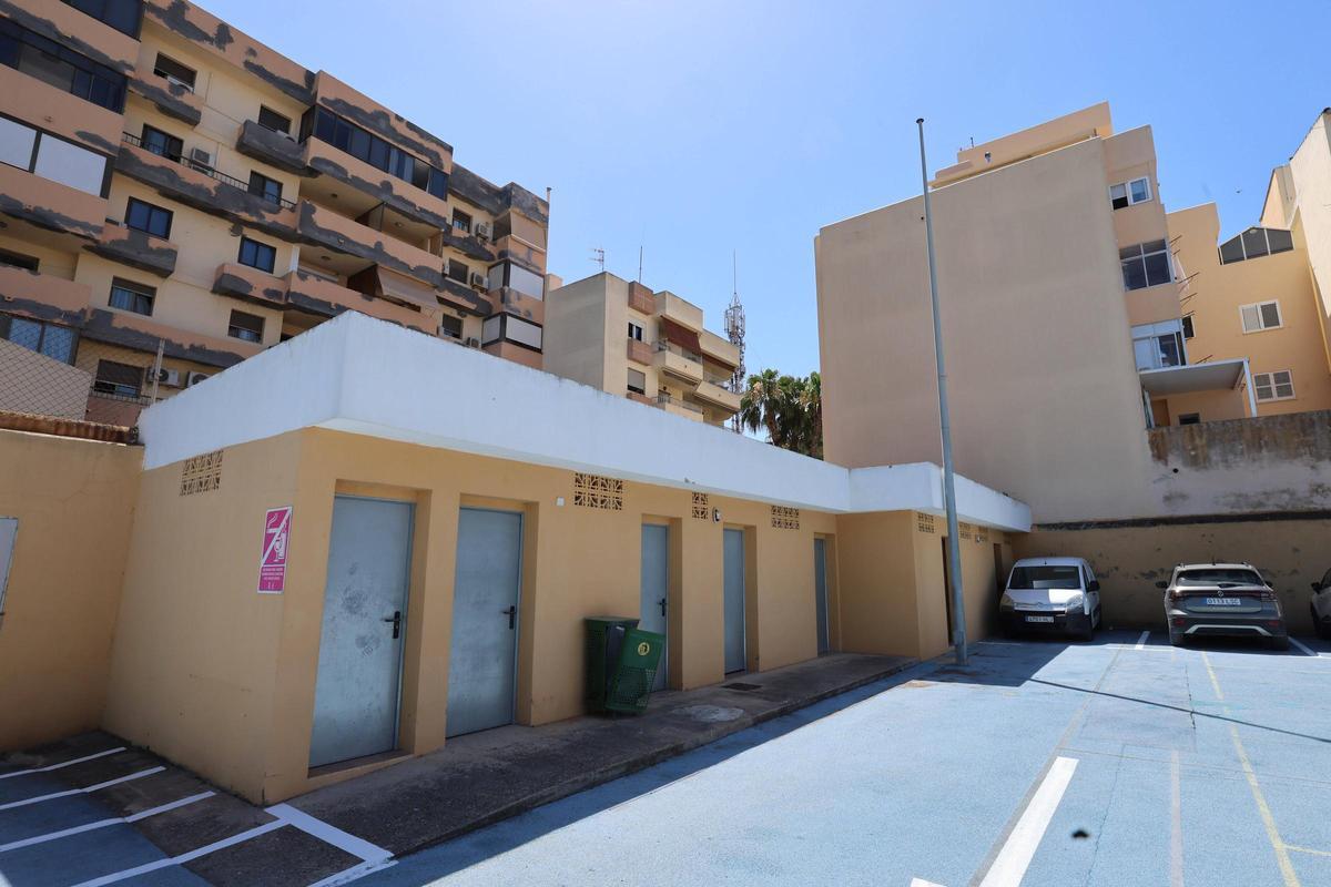 Imágenes del aparcamiento provisional por el cierre del 'parking' del Mercat Nou Imágenes del aparcamiento provisional por el cierre del 'parking' del Mercat Nou