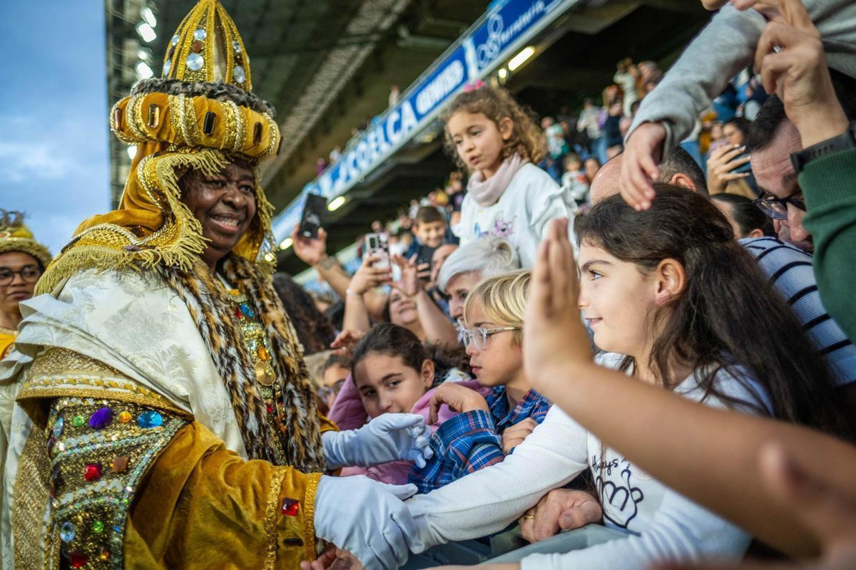 Acto de bienvenida a los Reyes Magos en Santa Cruz.