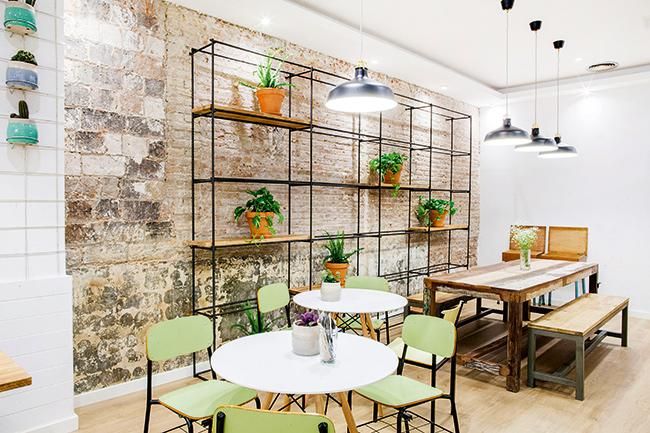 Restaurant & Salad bar