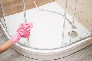 Trucos para limpiar la mampara de la ducha sin mucho esfuerzo