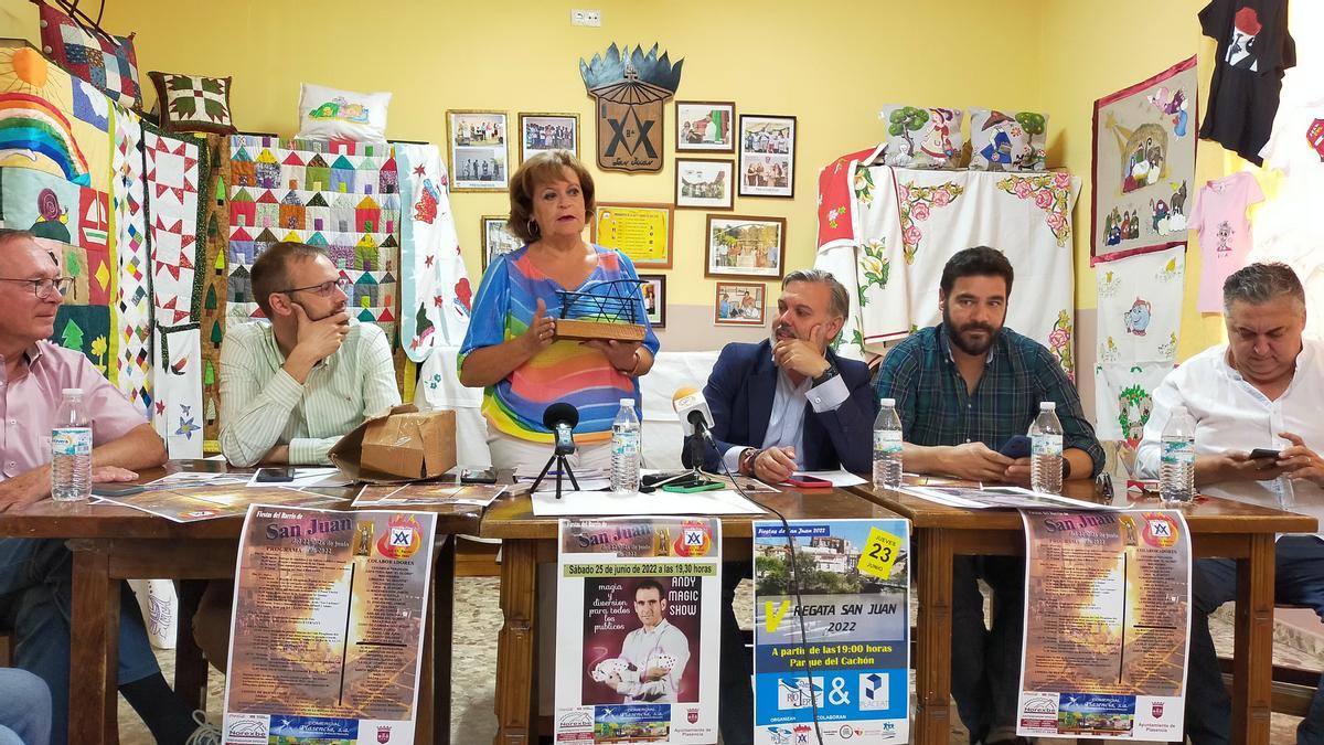 La presidenta de San Juan de Plasencia, que ha anunciado que las fallas estarán dedicadas al covid.