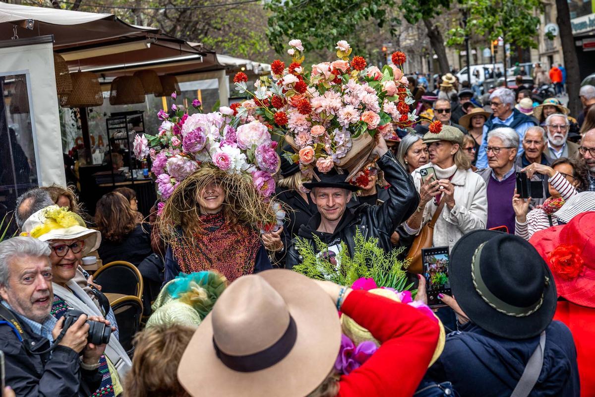 Nueva edición del Paseo con Sombrero por Barcelona