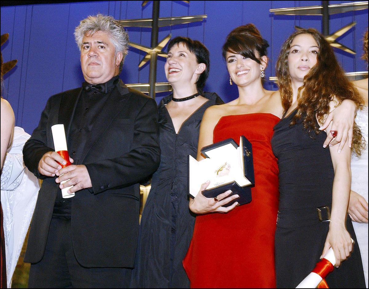 Blanca Portillo, junto a Pedro Almódovar y Penélope Cruz