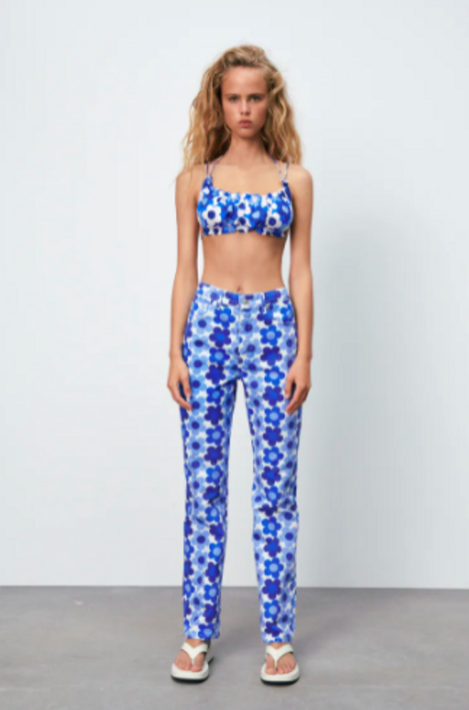 Jeans straight estampado de Zara