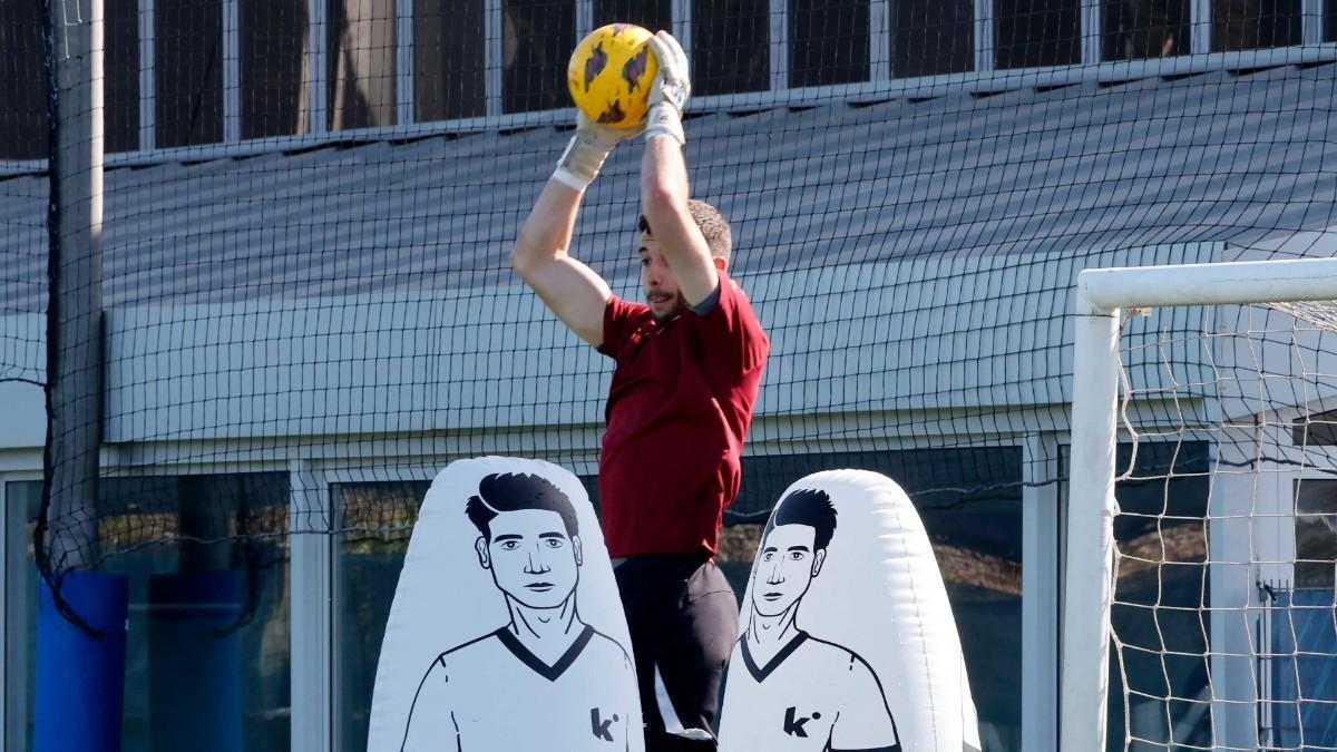 Joan Garcia, durante un entrenamiento