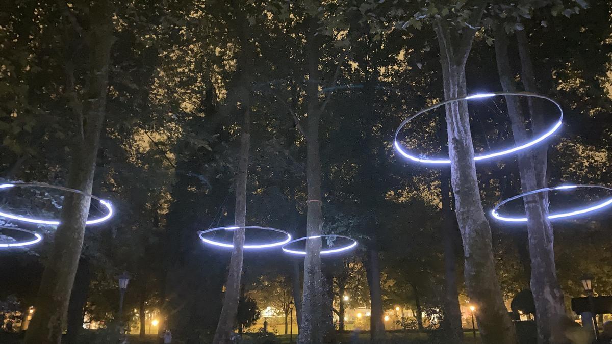 El campo San Francisco entra en un bucle circular con "Aura", un espectáculo hipnótico