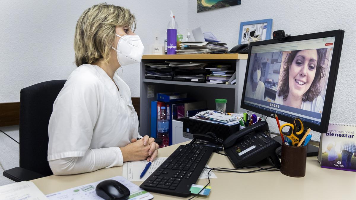 Sanidad prueba las videoconsultas médicas en nueve centros de salud