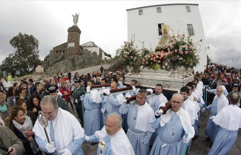 La bajada de la patrona de Cáceres en imágenes