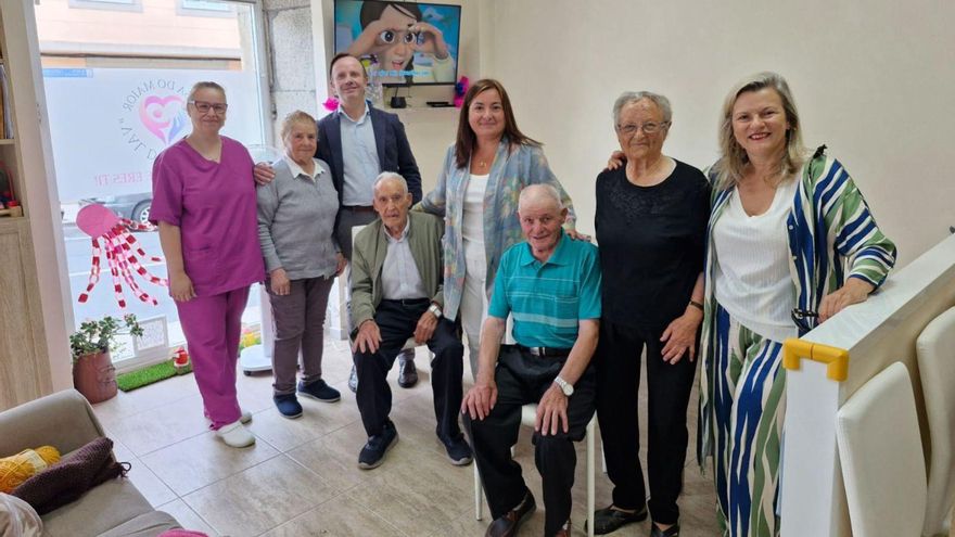 Visita de los representantes de la Xunta a la casa Val de Camba, que dirige Sonia Fernández Santos.