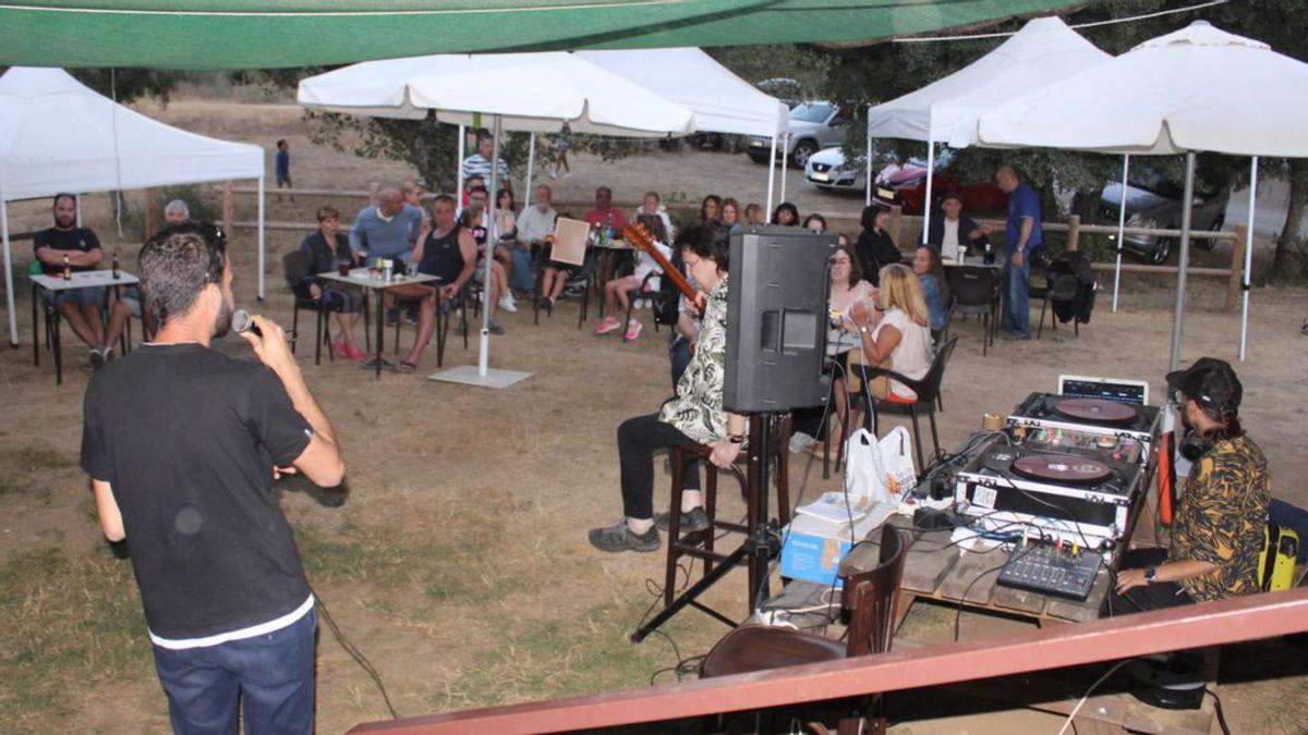 Poesía y música en la playa de Trefacio | A. S.