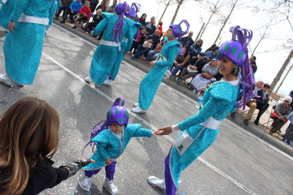 Roses viu un carnaval pletòric de gent i bon temps