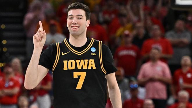 La espectacular jugada de Álvaro Folgueiras en el March Madness: "Soy del sur de España, donde somos un poco más inteligentes"