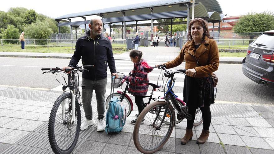 El futuro carril bici de El Molinón convence a peatones y ciclistas