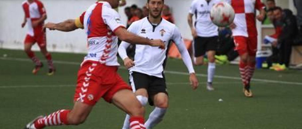 El Ontinyent disputa un partido trampa ante el colista con un ojo en la final de Copa